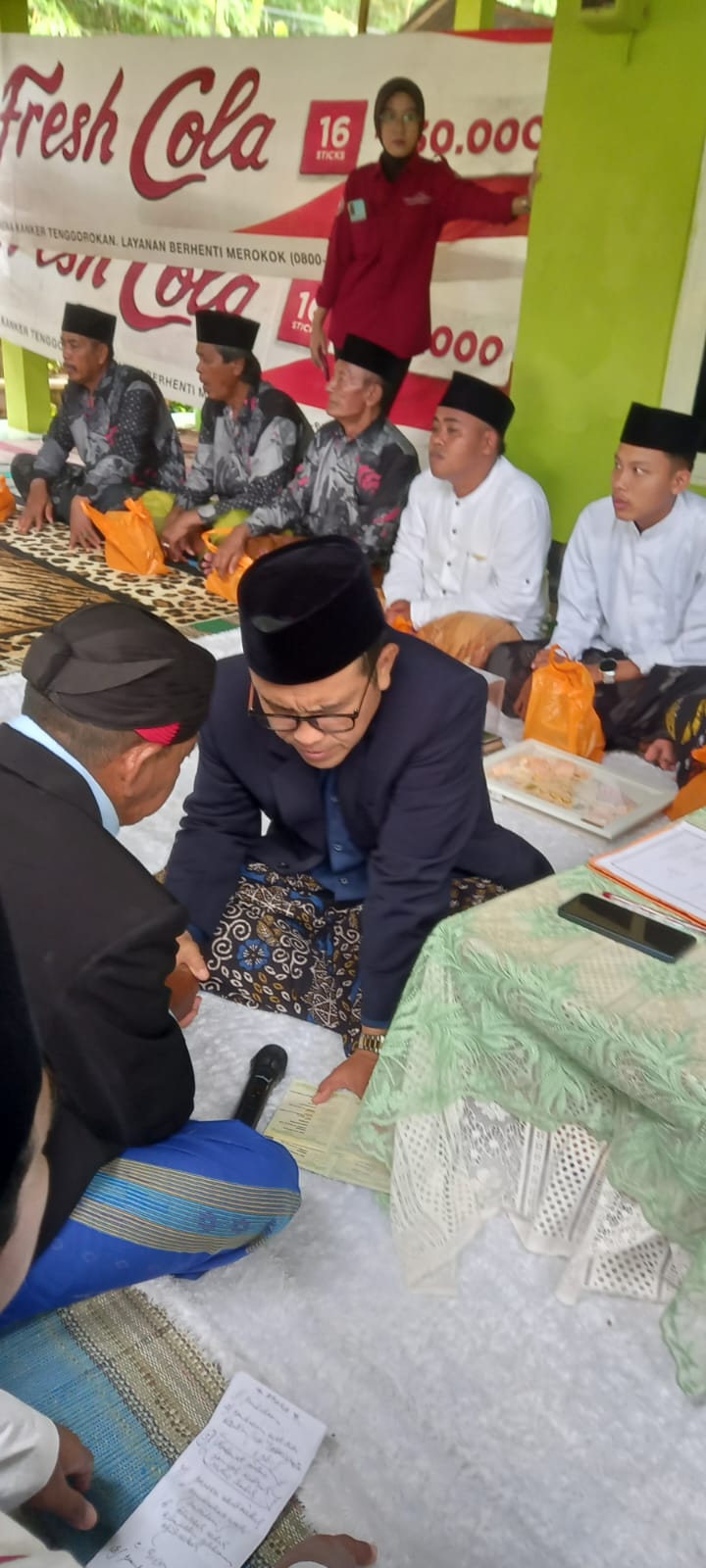 Pernikahan Khidmat, Pasangan Muda Resmi Mengikat Janji Suci di Hadapan Keluarga