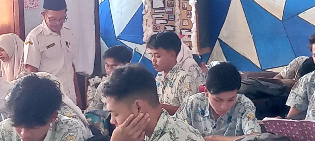 Jejak Pengabdian Drs.H.Burhanudin Guru yang Menghargai Waktu Menjelang Purna Tugas