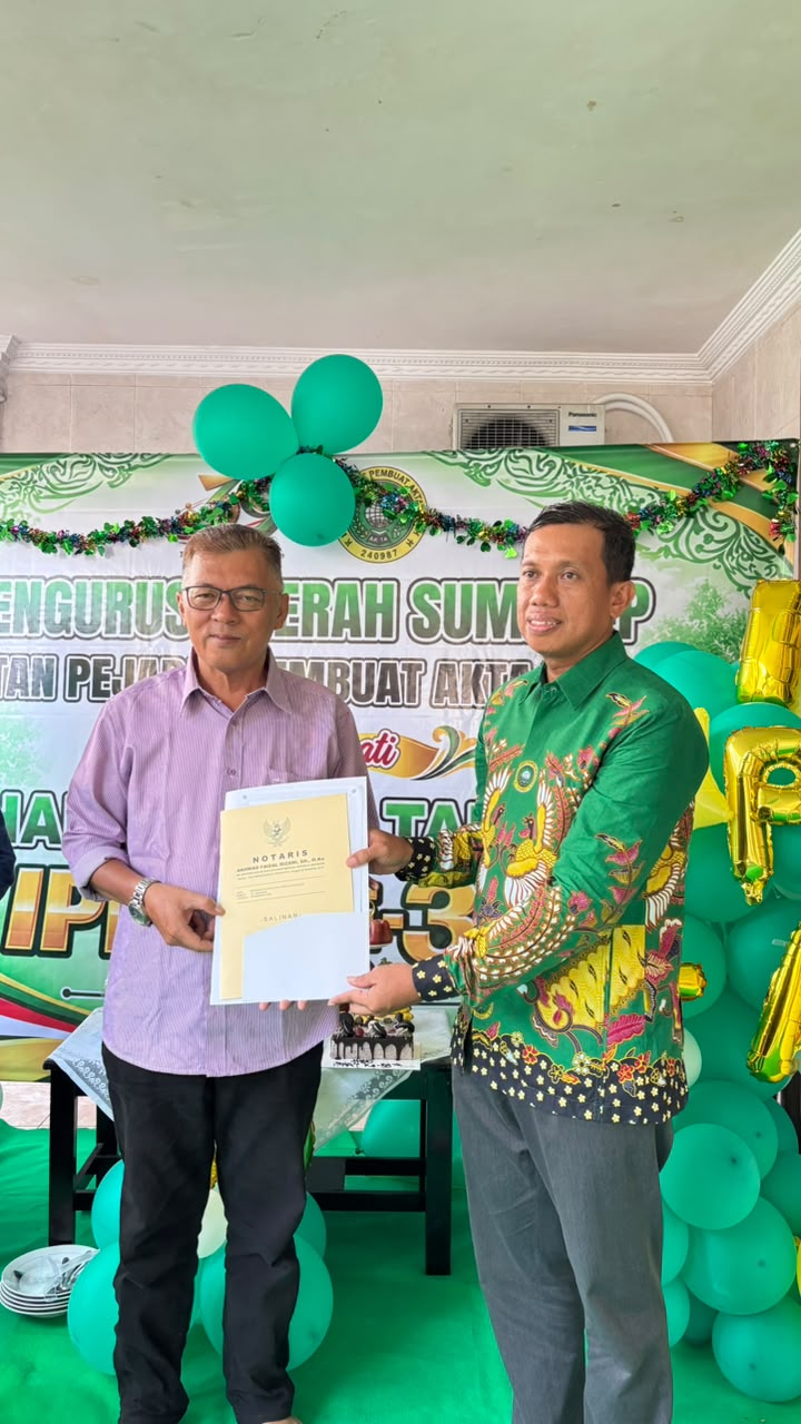 Penyerahan layanan hukum cuma-cuma oleh Pengda Sumenep IPPAT